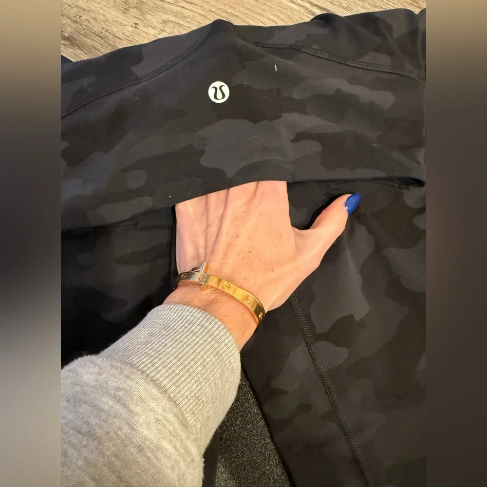 Lululemon - Picture 5 of 7